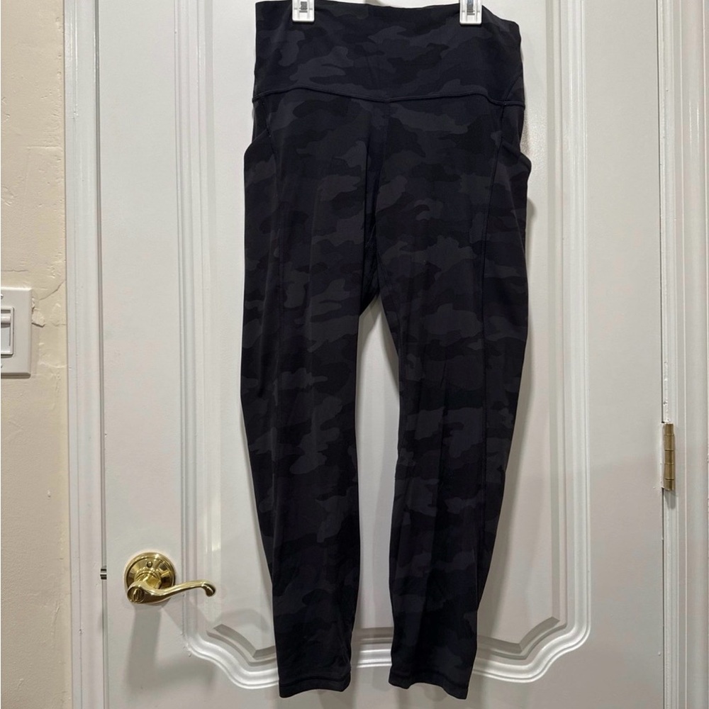 Lululemon High-Rise 25” Leggings **WITH POCKETS** Camo print, Size 10